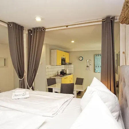 Apartment Haus Windland 24 Mit Eingezaeuntem Garten - Ideal Fuer Den Hundeurlaub Wiek auf Ruegen